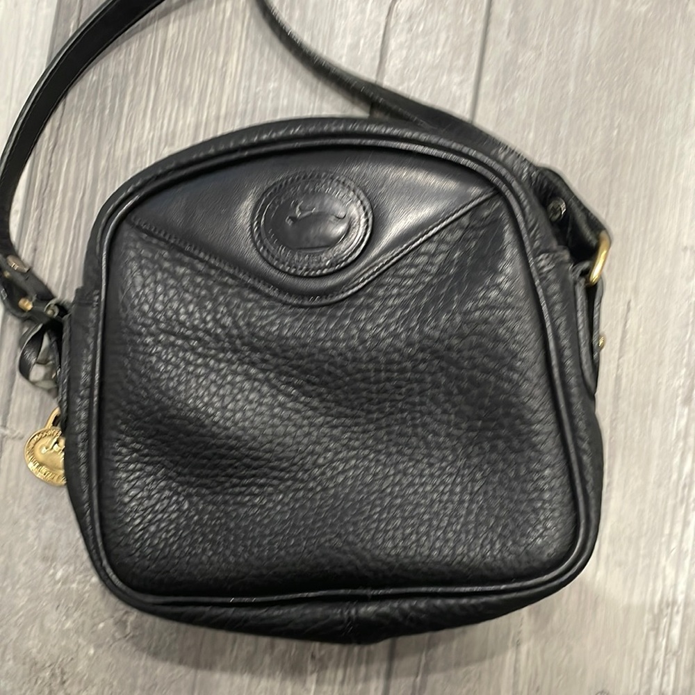 Vintage Dooney & Bourk black bag.